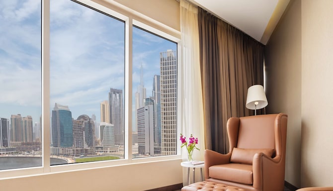 Radisson Blu Hotel, Dubai Canal View - Guest room