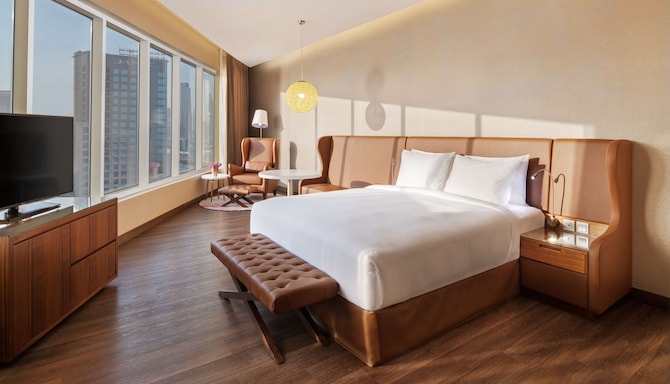 Radisson Blu Hotel, Dubai Canal View - Superior Room