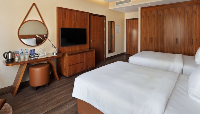 Radisson Blu Hotel, Dubai Canal View - Standard Room - Twin Beds