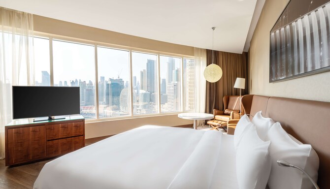 Radisson Blu Hotel, Dubai Canal View - Executive room with a view