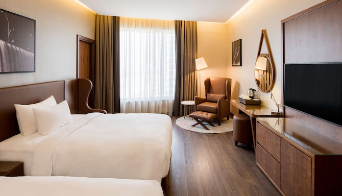 Radisson Blu Hotel, Dubai Canal View - Standard Room - Twin
