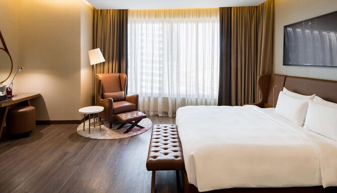 Radisson Blu Hotel, Dubai Canal View - Executive Room