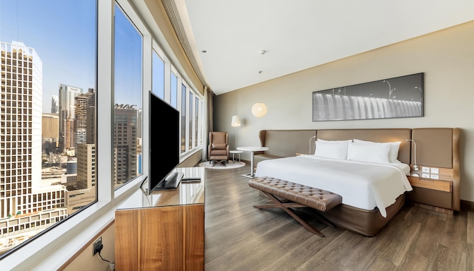 Radisson Blu Hotel, Dubai Canal View - Superior Room - Canal View