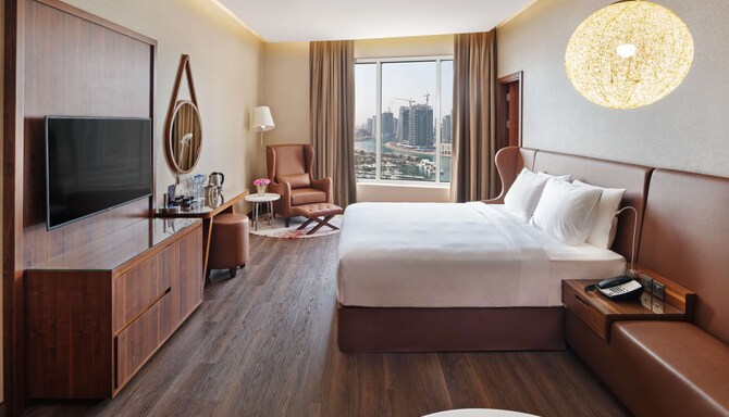 Radisson Blu Hotel, Dubai Canal View - Superior Room - Canal View