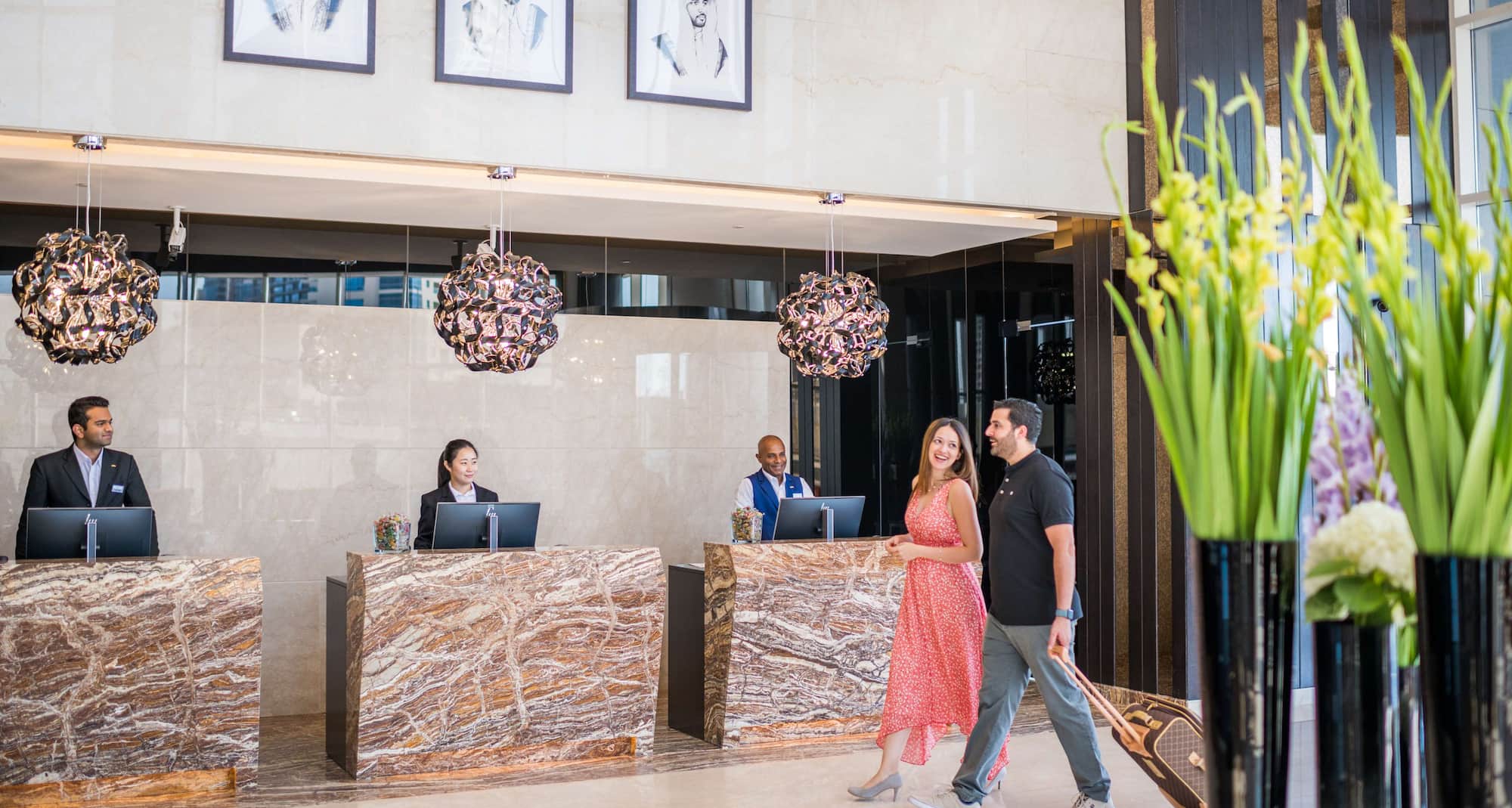 Radisson Blu Hotel, Dubai Canal View - Лобби