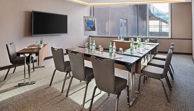 Radisson Blu Hotel, Dubai Canal View - Meetings and events