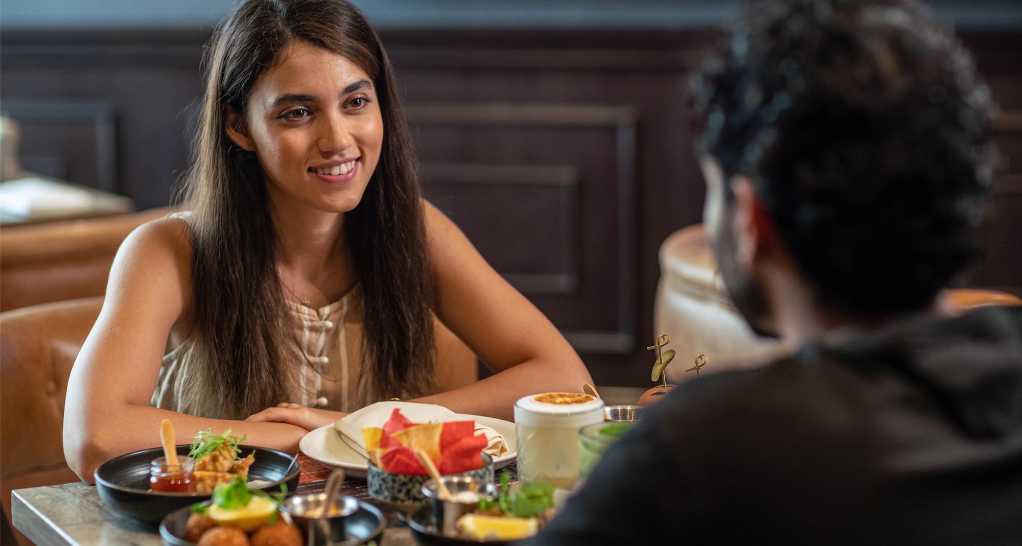 Radisson Blu Hotel, Dubai Canal View - BAI Bar and Terrace