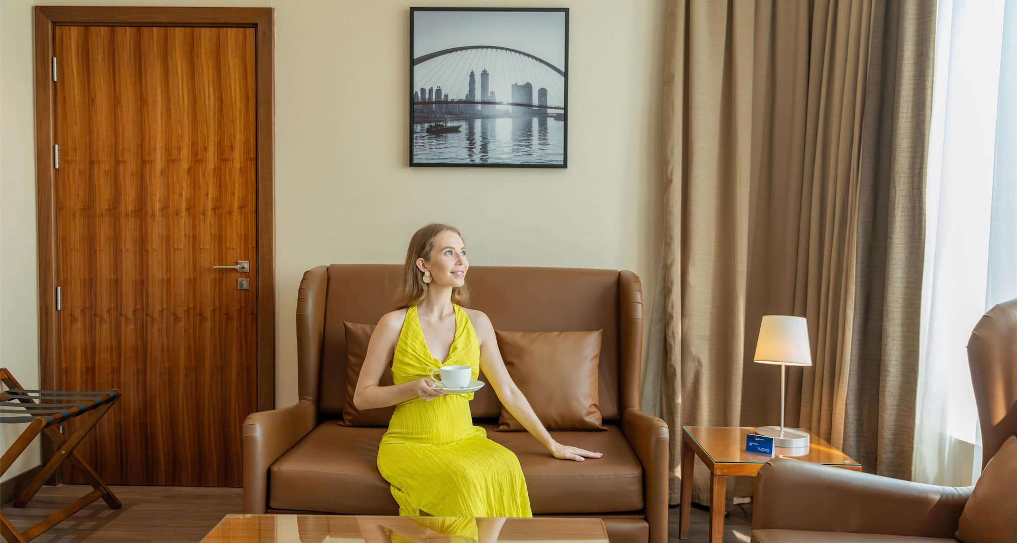 Radisson Blu Hotel, Dubai Canal View - Room Lifestyle