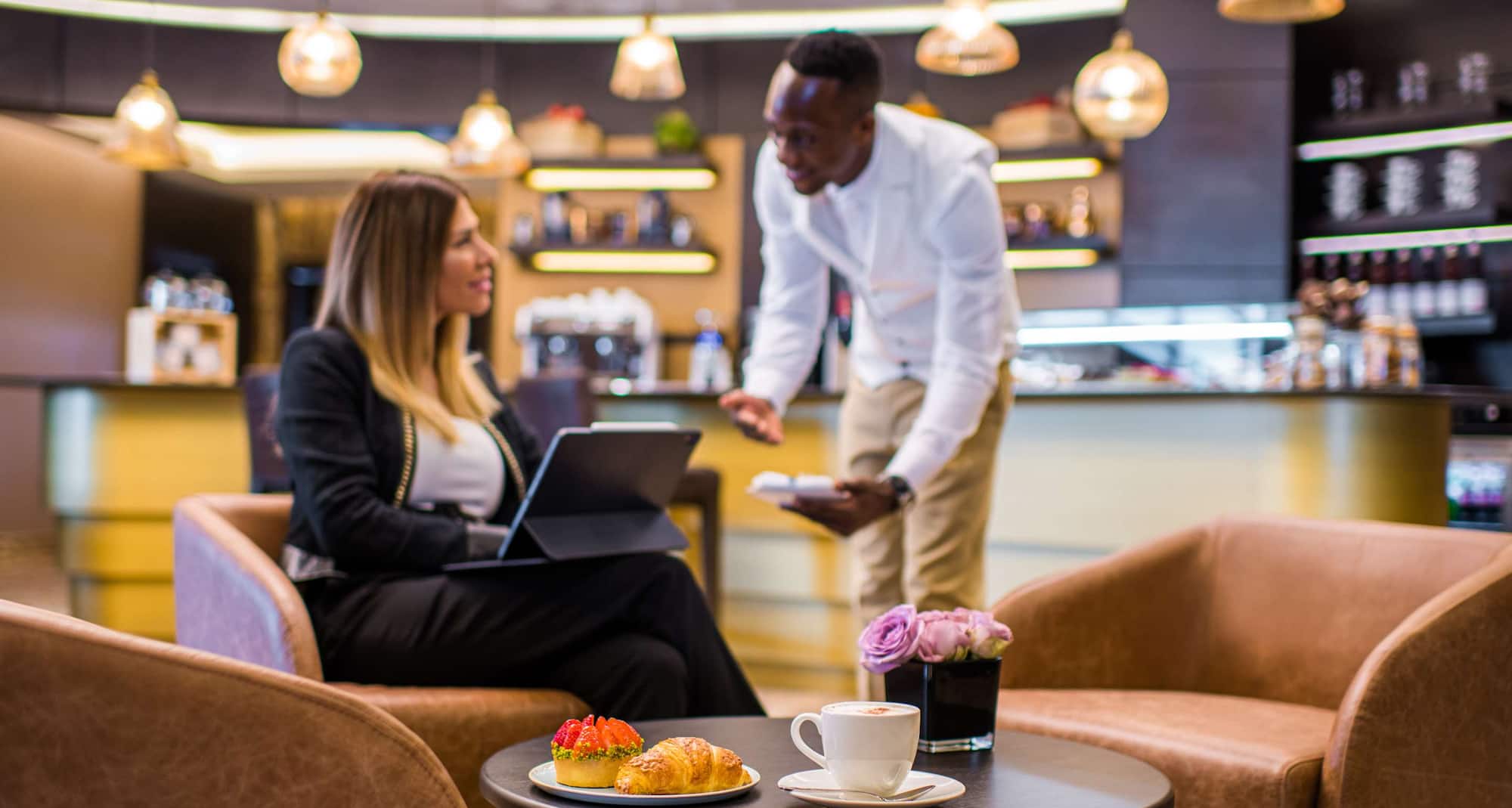 Radisson Blu Hotel, Dubai Canal View - BakeHouse