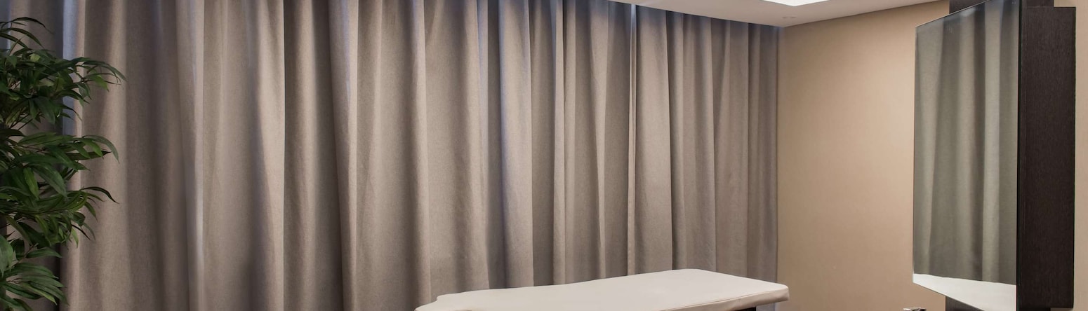 فندق راديسون بلو، دبي كانال فيو - سبا Dreamworks