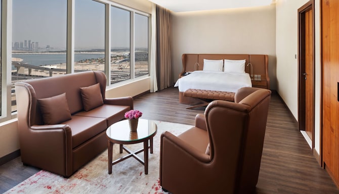 Radisson Blu Hotel, Dubai Canal View - One Bedroom Suite