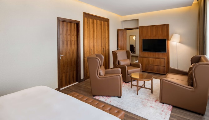 Radisson Blu Hotel, Dubai Canal View - Family Suite