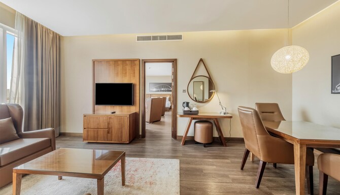 Radisson Blu Hotel, Dubai Canal View - Family Suite
