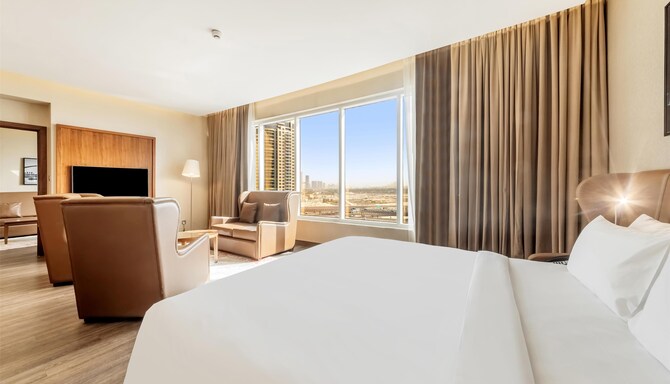 Radisson Blu Hotel, Dubai Canal View - Family Suite