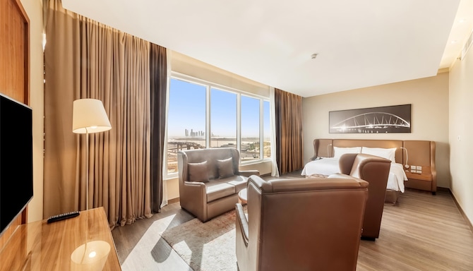 Radisson Blu Hotel, Dubai Canal View - Family Suite