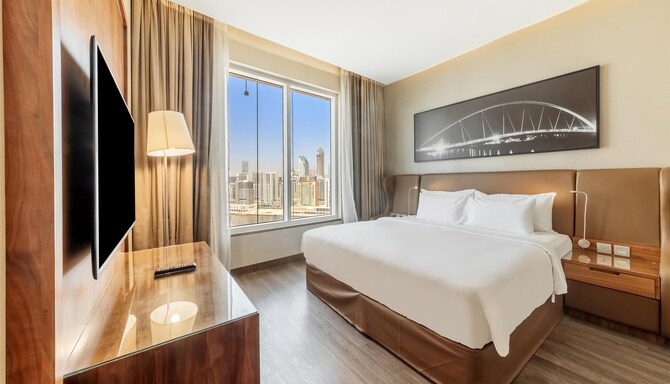 Radisson Blu Hotel, Dubai Canal View - One Bedroom Suite - Canal View