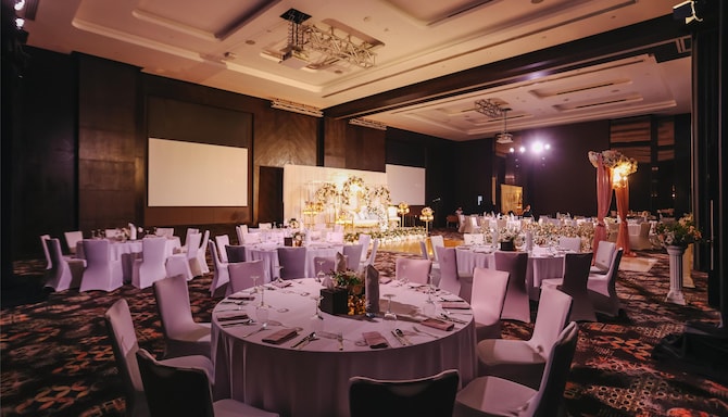 Radisson Blu Hotel, Dubai Canal View - Wedding