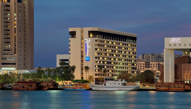 Radisson Blu Hotel, Dubai Deira Creek - Exterior Hotel View