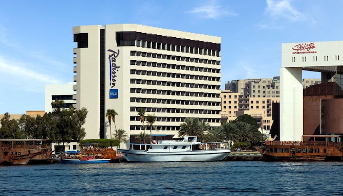 Radisson Blu Hotel, Dubai Deira Creek - Extérieur de l’hôtel, de jour