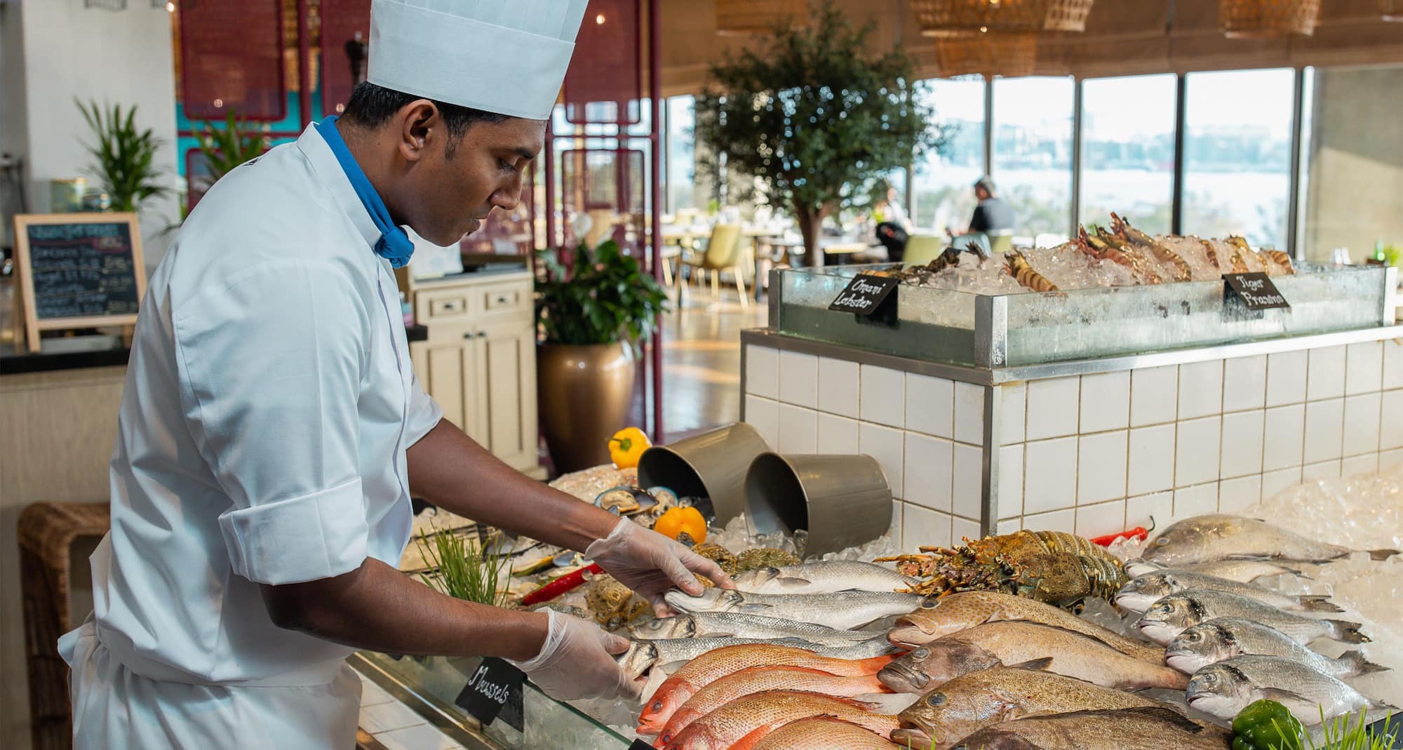 Radisson Blu Hotel, Dubai Deira Creek - Fish Market Restaurant
