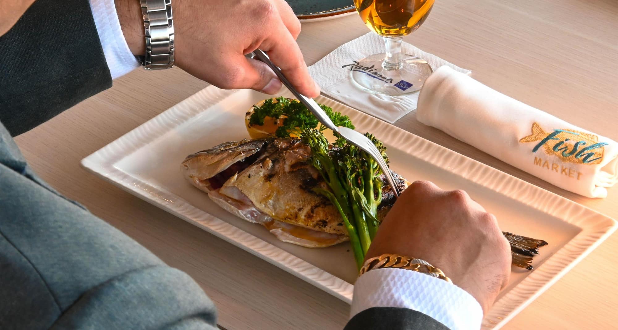 Radisson Blu Hotel, Dubai Deira Creek - Fish Market Restaurant