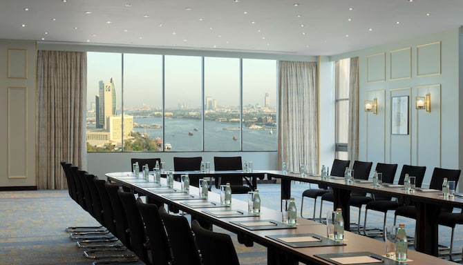 Radisson Blu Hotel, Dubai Deira Creek - Al Khoor Suite Meeting Room U-Style