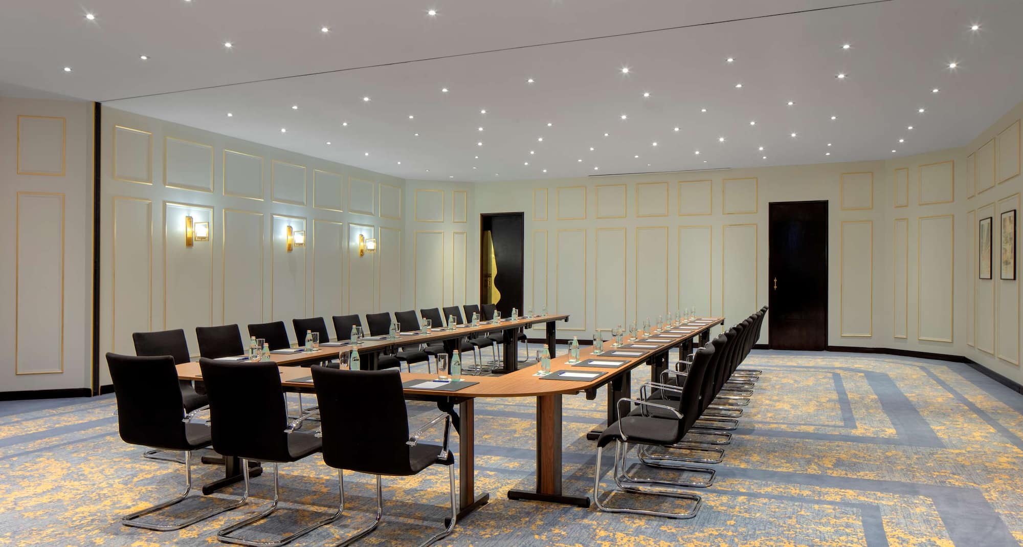 Radisson Blu Hotel, Dubai Deira Creek – Tagungsraum Al Khoor