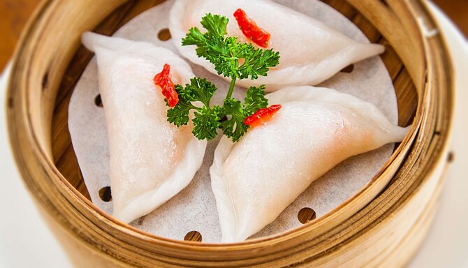 Book Now To Try Chinese Food In Dubai Deira Creek Radisson Blu