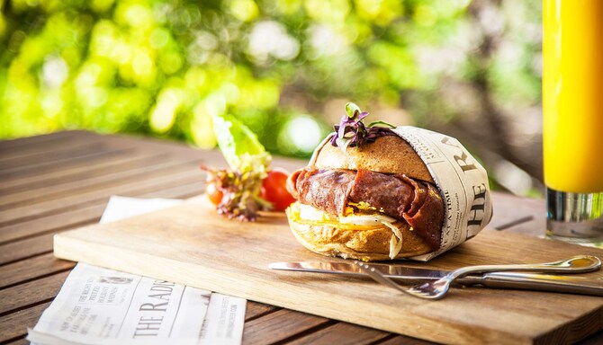 Radisson Blu Hotel, Dubai Deira Creek - Restaurant Boulevard Gourmet Food