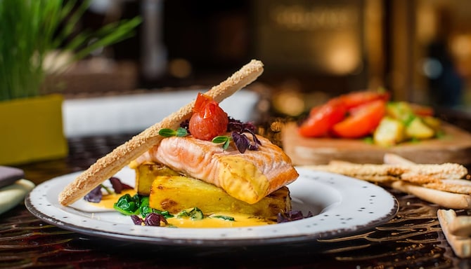 Radisson Blu Hotel, Dubai Deira Creek - Restaurant Boulvar Food