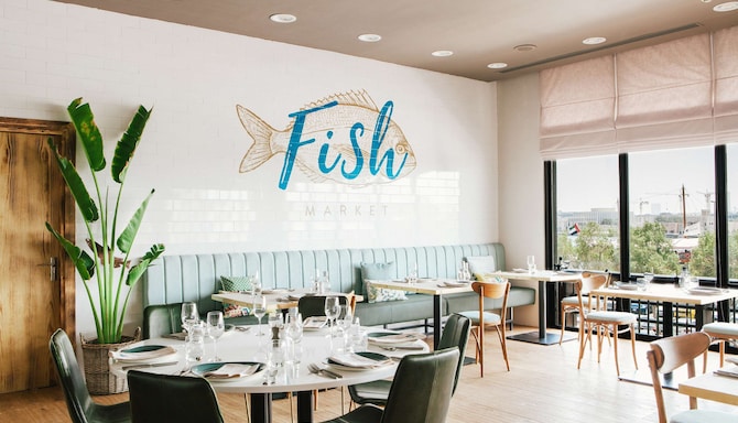 Radisson Blu Hotel, Dubai Deira Creek - Fish Market restaurant interior