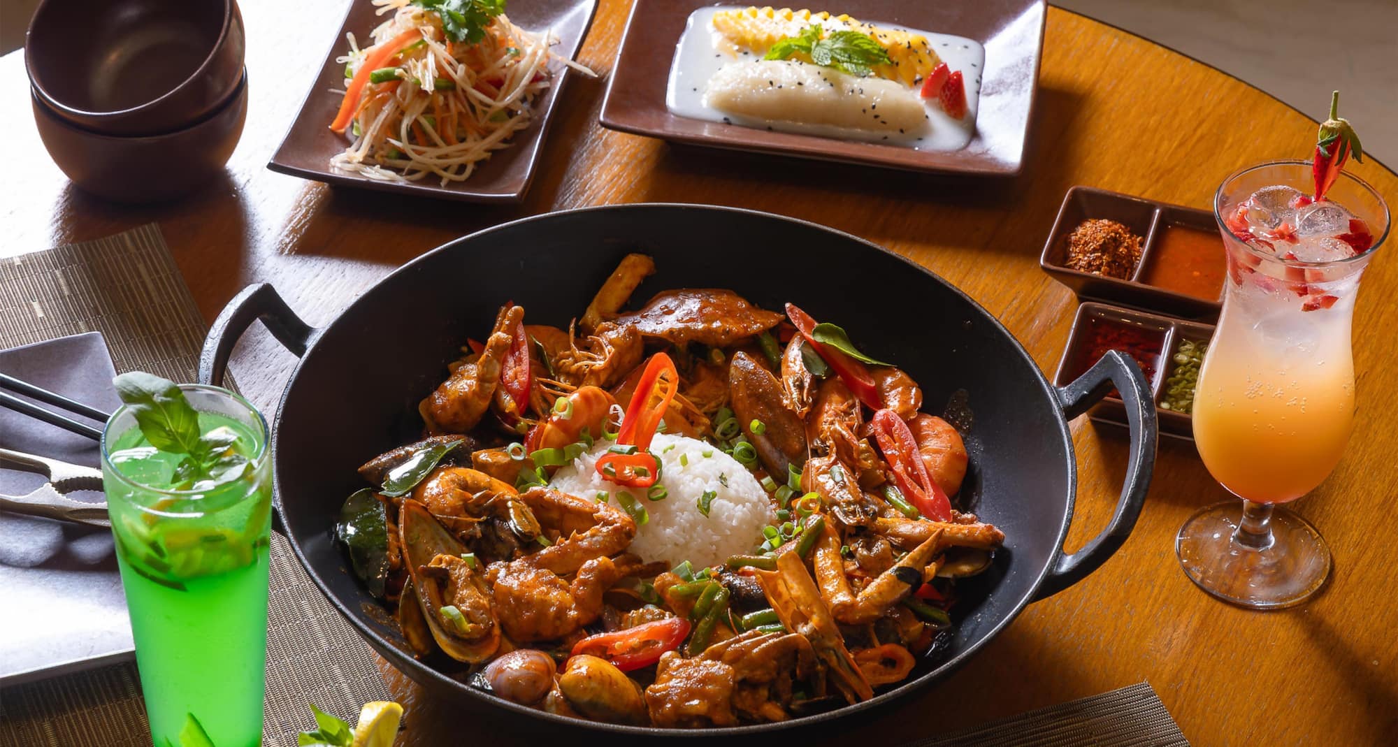 Radisson Blu Hotel, Dubai Deira Creek - Yum Noodle Bar Restaurant