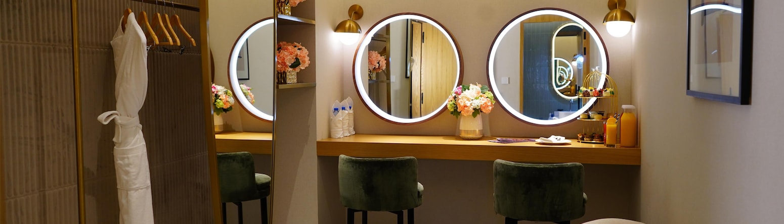 Radisson Blu Hotel, Dubai Deira Creek - Bridal Suite Wedding