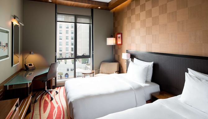 Radisson Blu Hotel, Dubai Media City - Superior Room - Twin beds