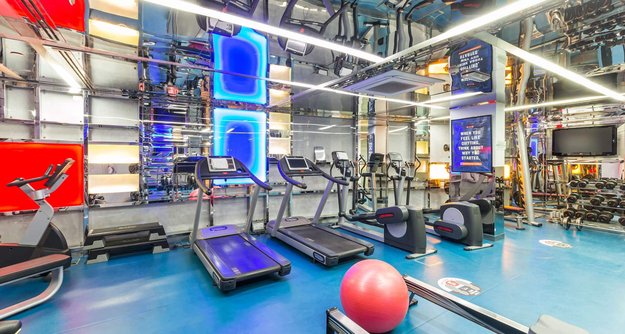 Radisson Blu Hotel, Dubai Media City - Gym