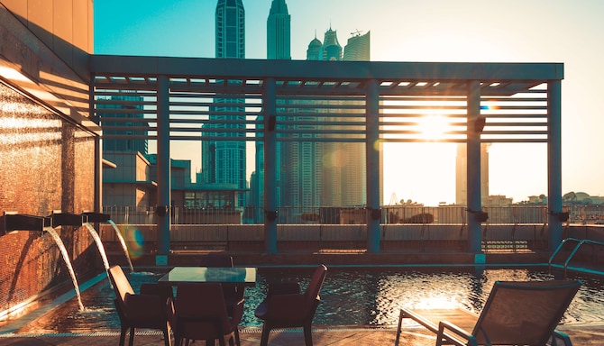 Radisson Blu Hotel, Dubai Media City - Rooftop Pool