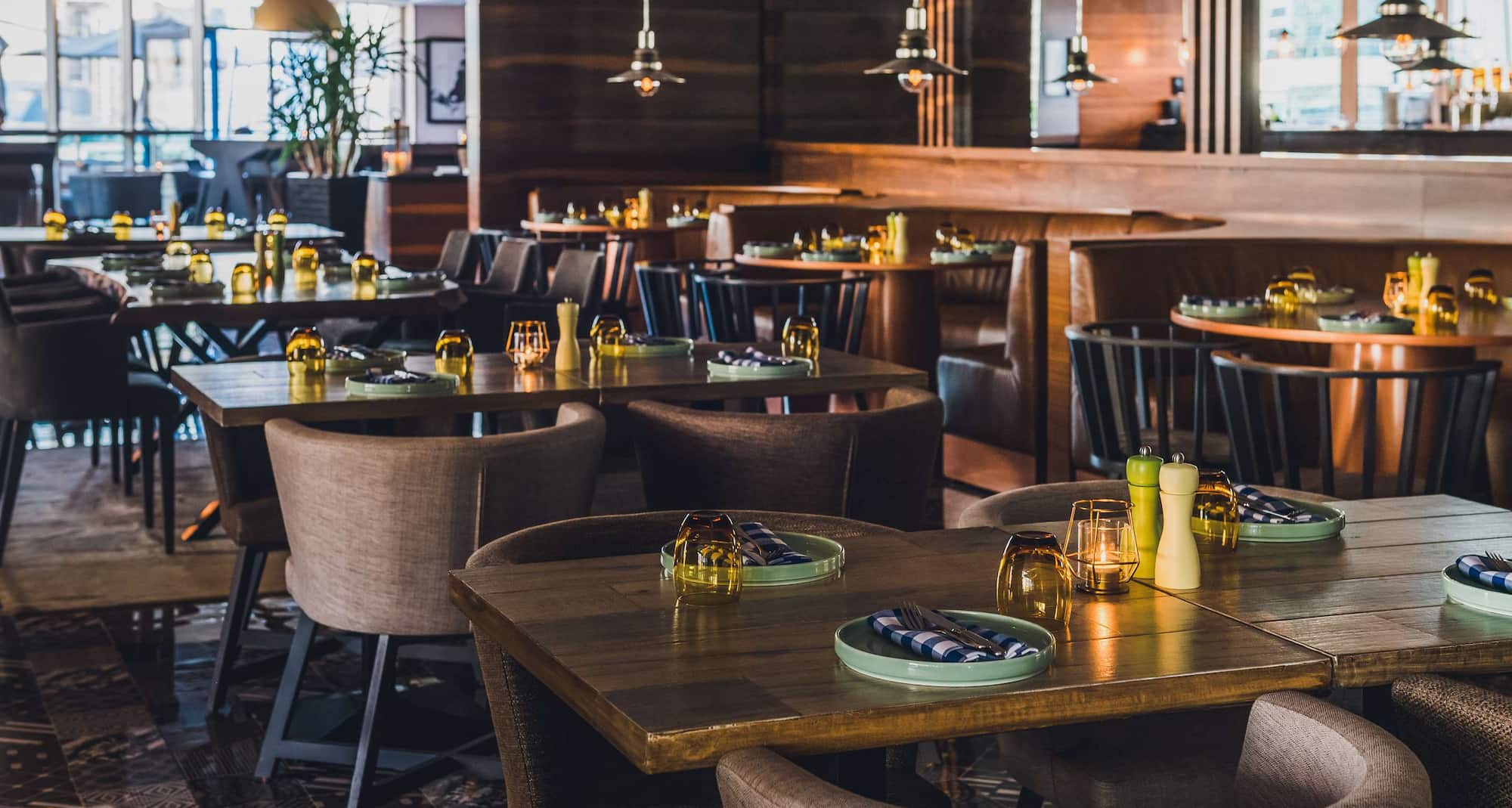 Radisson Blu Hotel, Dubai Waterfront - FireLake Grill House and Cocktail Bar