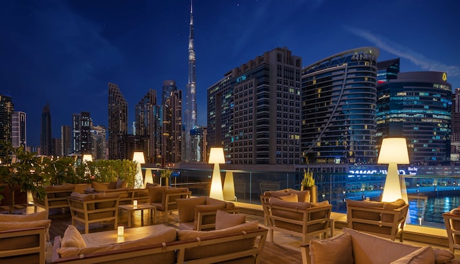 Radisson Blu Hotel, Dubai Waterfront - FireLake Grill House & Cocktail Bar