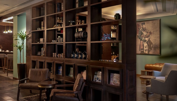 Radisson Blu Hotel, Dubai Waterfront - Makar Scottish Bar