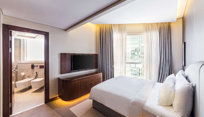 Radisson Blu Hotel, Dubai Waterfront - Standard Room - twin beds