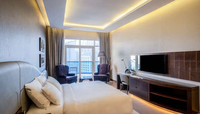 Radisson Blu Hotel, Dubai Waterfront - Superior & Executive Room