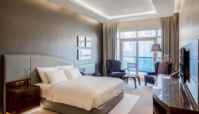 Radisson Blu Hotel, Dubai Waterfront - Superior & Executive Room