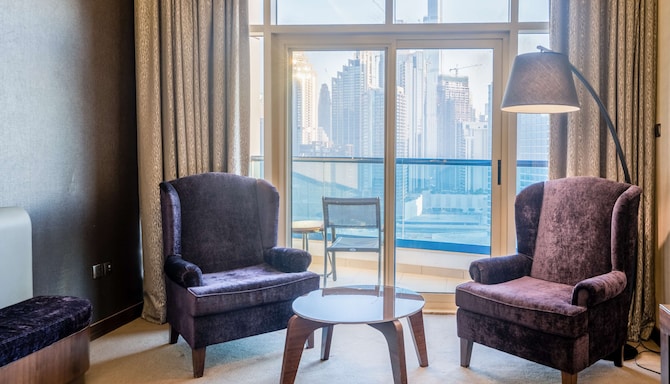 Radisson Blu Hotel, Dubai Waterfront - Premium Room