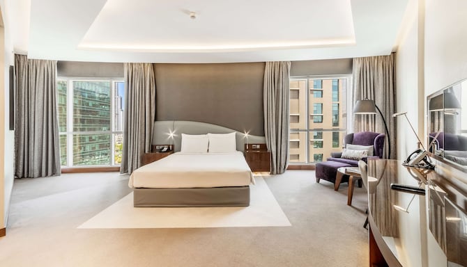 Radisson Blu Hotel, Dubai Waterfront - Standard Room - Downtown View