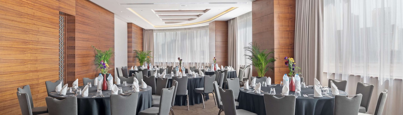 Radisson Blu Hotel, Dubai Waterfront - Meeting room