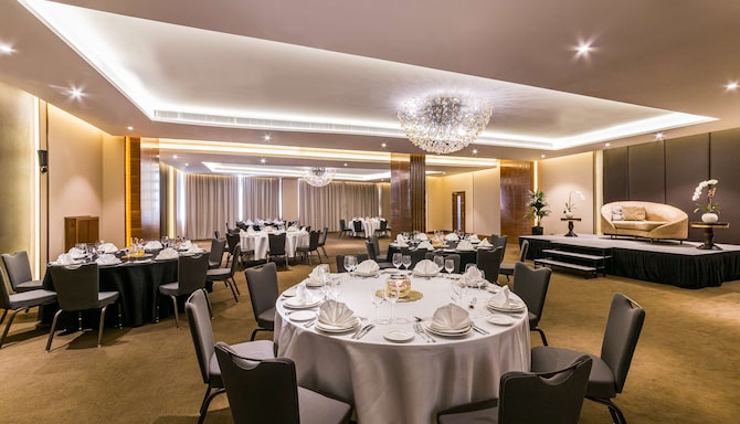 Ballroom - H2O
