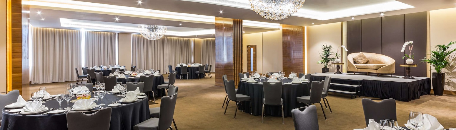 فندق راديسون بلو دبي، ووترفرونت، قاعة اجتماعات H2O