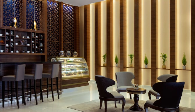 Radisson Blu Hotel, Dubai Waterfront - Restaurant Abraj