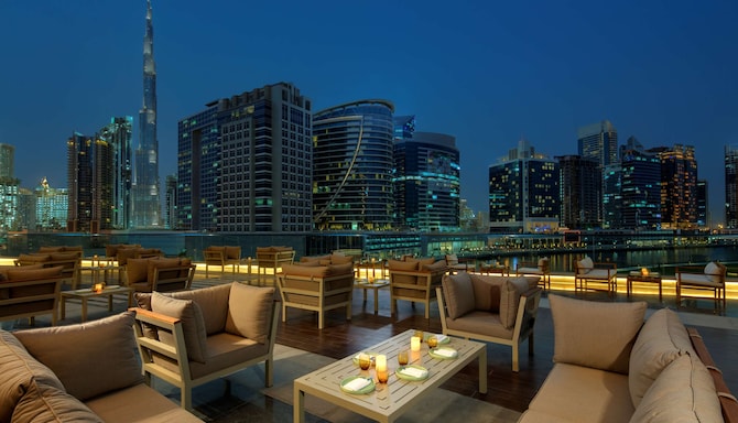 Radisson Blu Hotel, Dubai Waterfront - Restaurant
