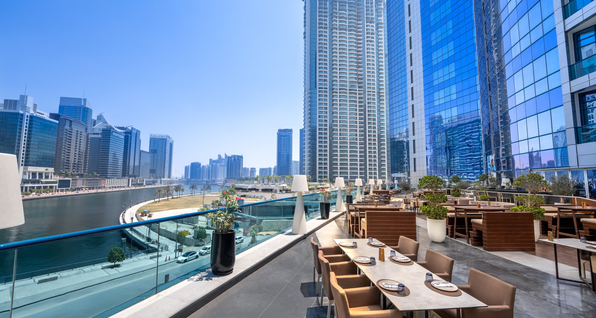 Radisson Blu Hotel, Dubai Waterfront - FireLake Terrace